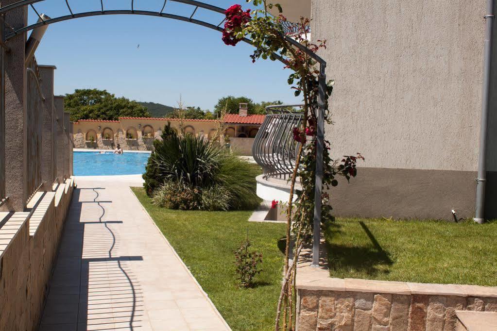 Gardenia Vacation Settlement Aparthotel Sozopol Exterior photo